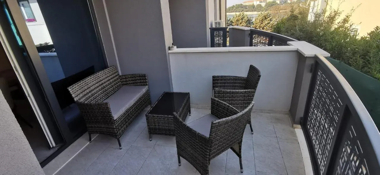 Apartment Sandy Beach - 1St Row At Sea Pjescana Uvala